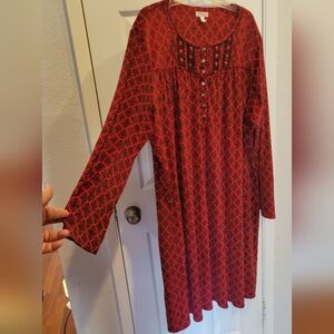 NWOT Treasures Women's and Women's X Plus Traditional Long Sleeve Velour Sleep